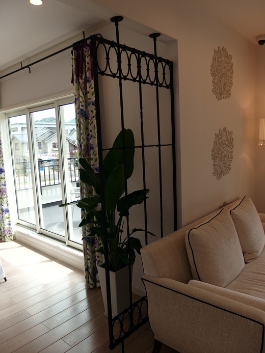 ロートアイアンリビングパーテーション