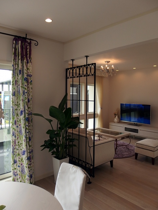 ロートアイアンリビングパーテーション