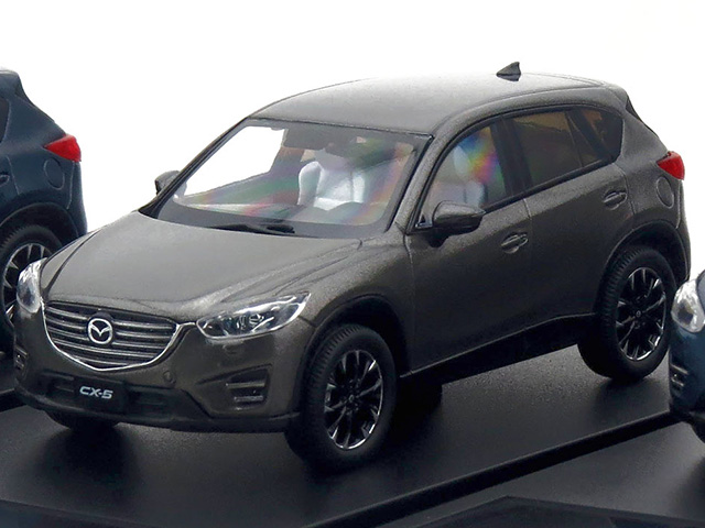 1/43 マツダ CX-5 (2015) チタニウムフラッシュマイカ（Hi-Story
