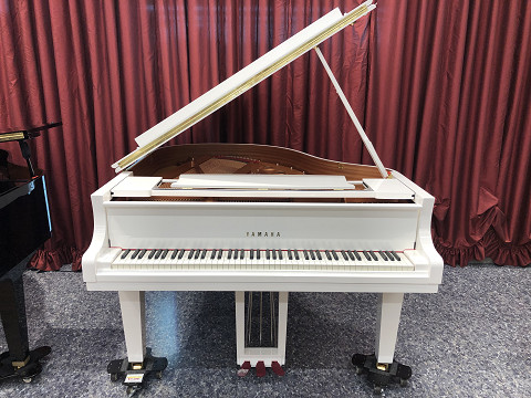 ホワイト特注 グランドピアノ】展示開始！ | 大東楽器株式会社