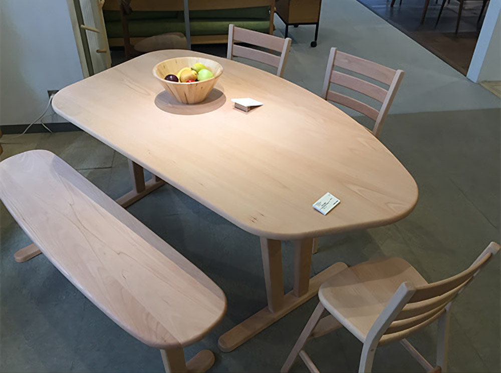 ダイニングセットとして飛騨産業のビーンズテーブル baguette life