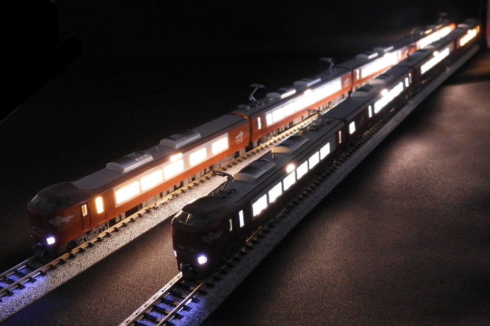 KATO鉄道模型オンラインショッピング 273系「やくも」8両セット（特別