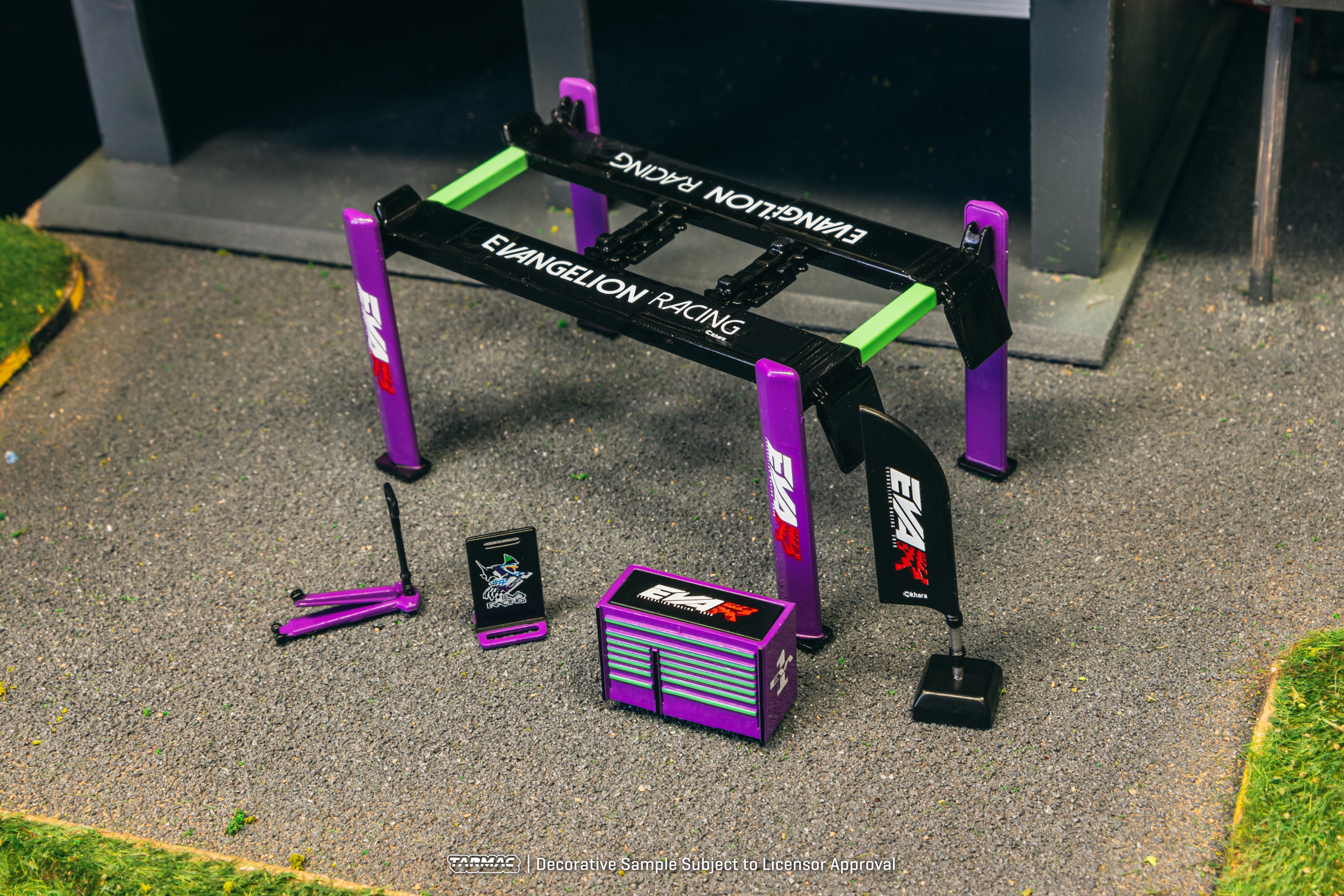 TARMAC WORKSより、1/64スケールのエヴァンゲリオンレーシング
