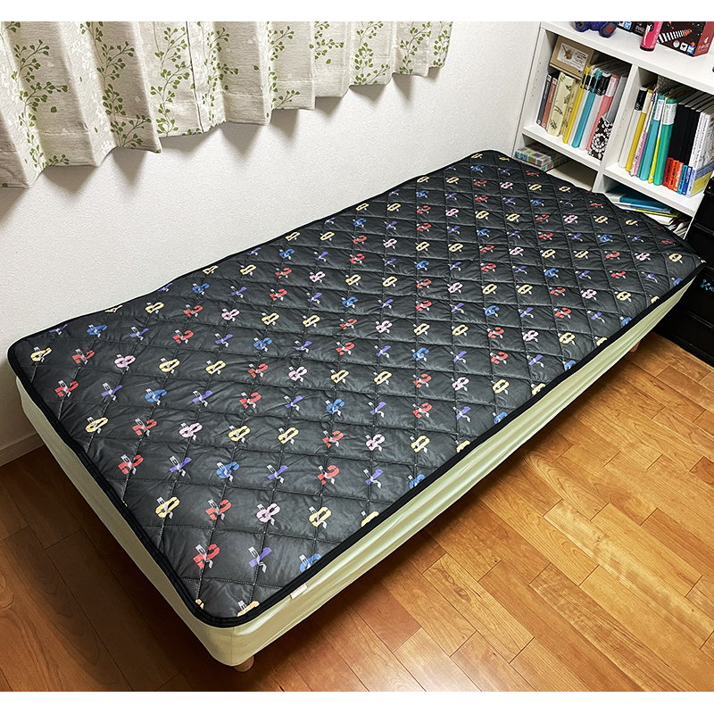 エヴァンゲリオン 敷きパッド/機体シルエットパターン（丸眞）: グッズ