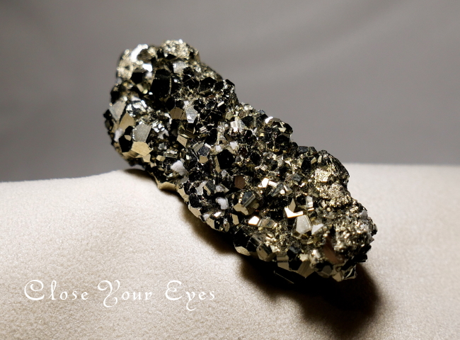 鉱物原石 パイライト カタログ／パワーストーンのクロージョーアイズ