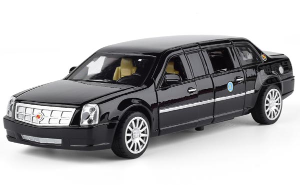 Kids 1:32 Scale White / Black Diecast Cadillac DTS Toy [NB9T347