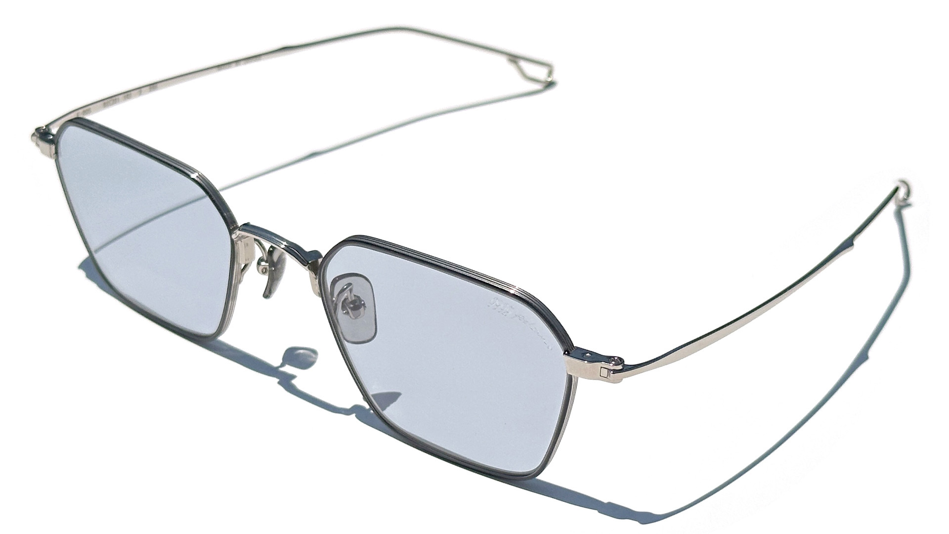 オールメタルの軽快感でさりがなく掛けられる999.9 feelsun 新作