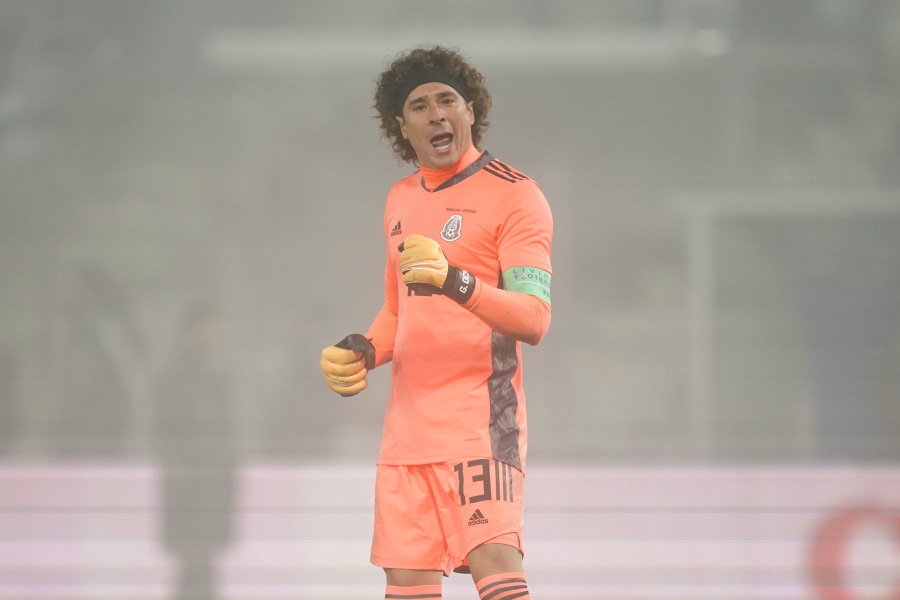 飛んでいる！」 メキシコ代表GK、日本戦の超絶セーブの