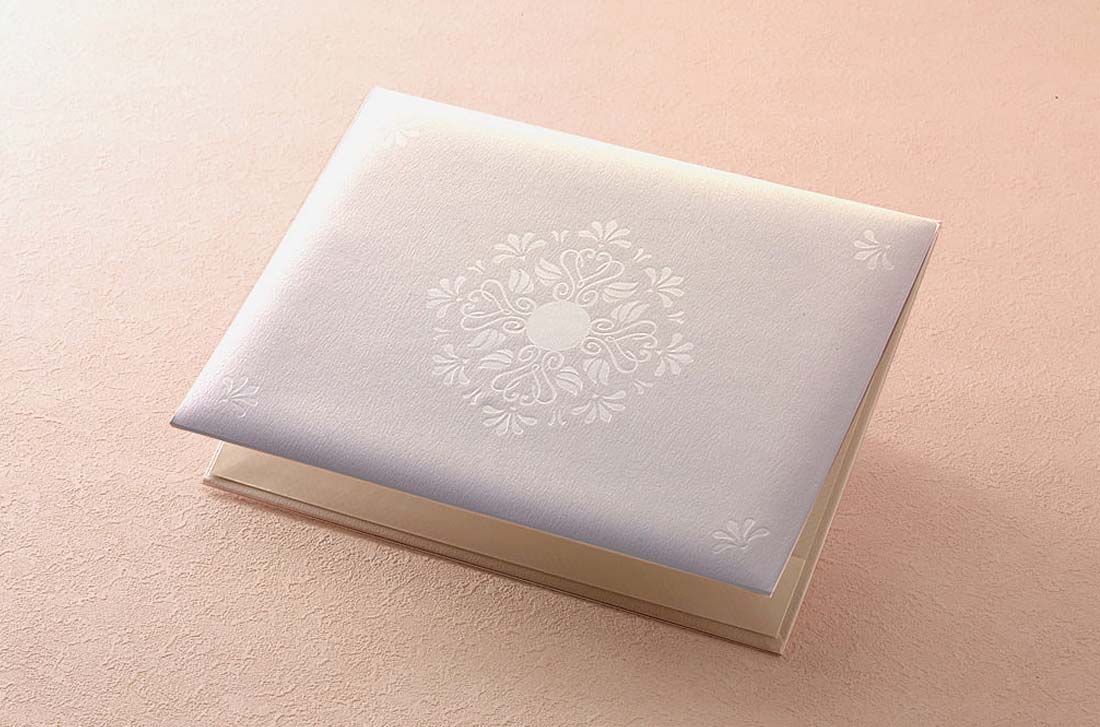 プレミアム・ホワイト｜パールとレースが輝く上品な白の祝電ギフト