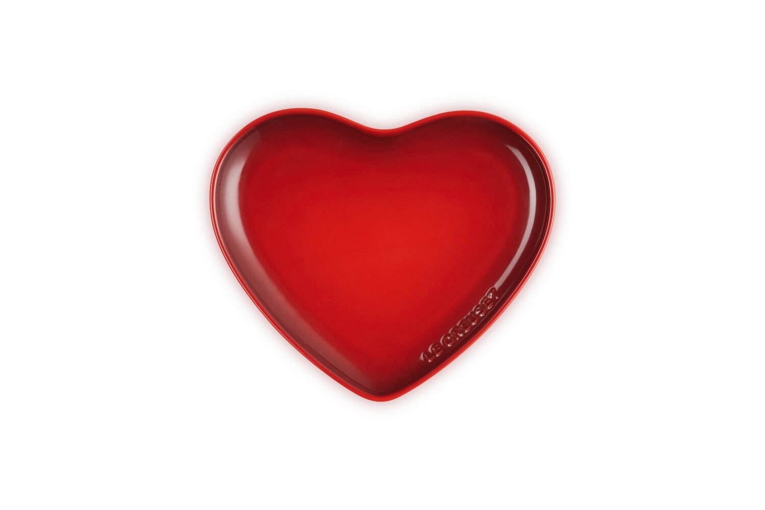 ル・クルーゼのバレンタイン“ハート型”テーブルウェア、淡いピンクの深