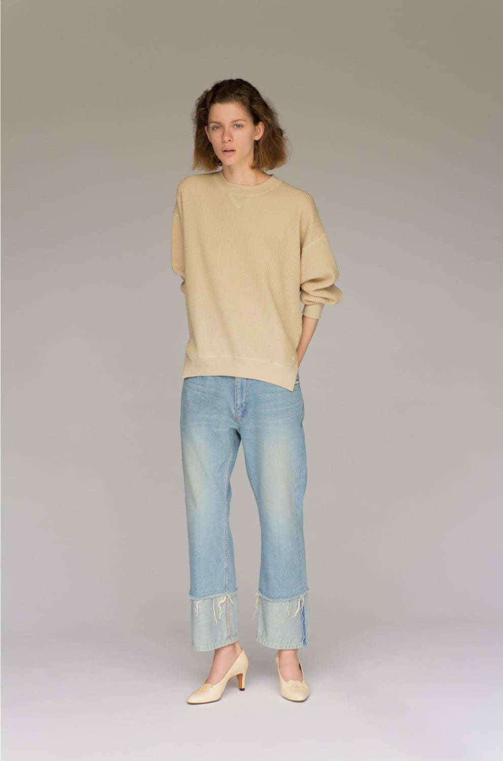 サージ19年春夏デニムパンツ、リメイク風テーパードやオールドブルーの