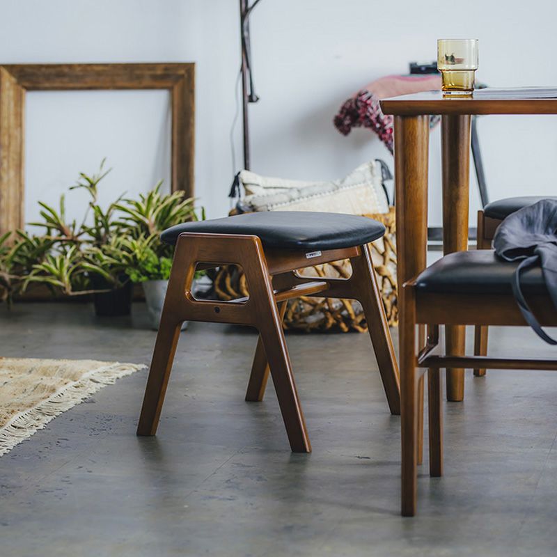 カリモク60+ スタッキングスツールスタンダードブラック