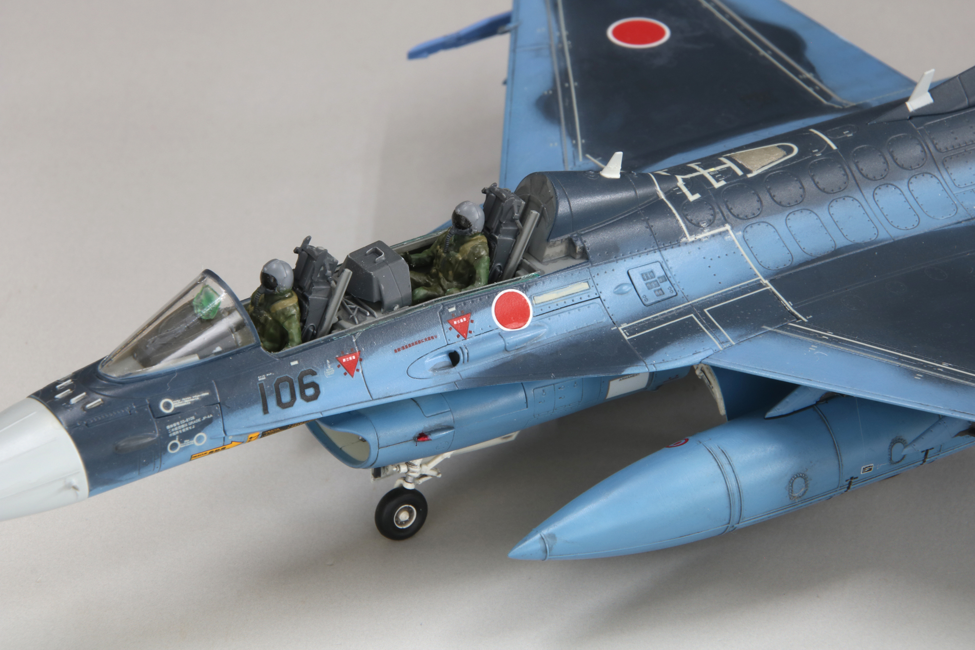 1/72航空自衛隊F-2B(w/ パイロット)_ファインモールド