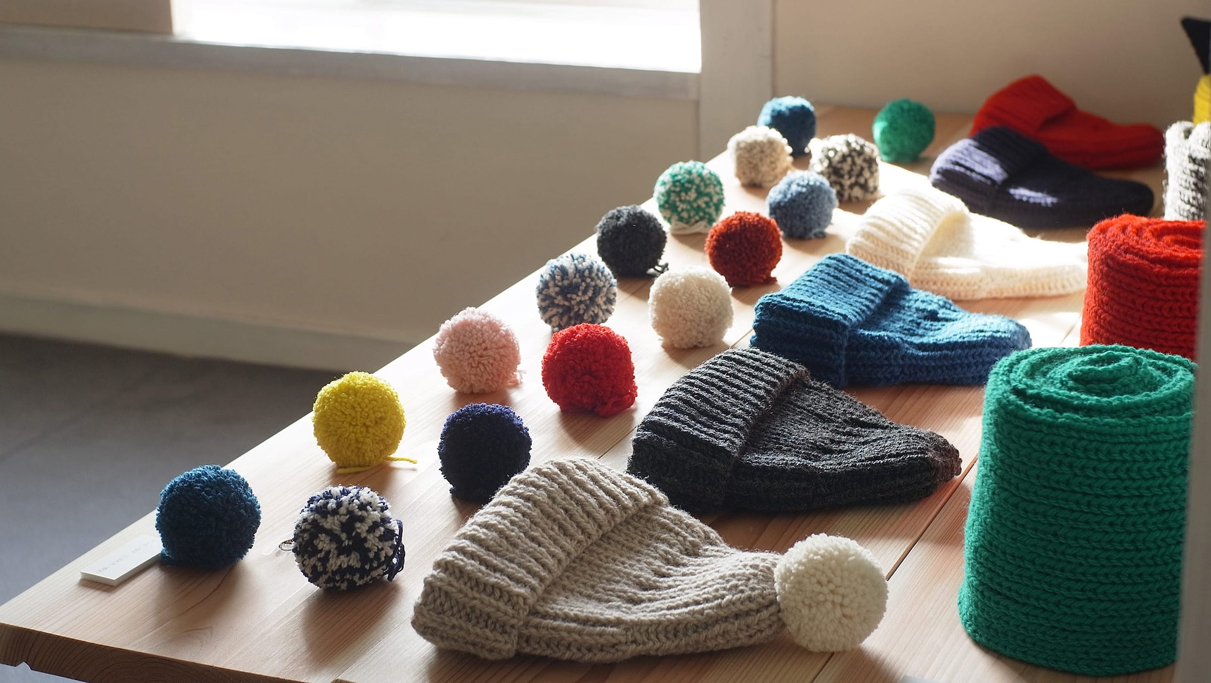 ポンポン帽子 - 気仙沼ニッティングのお店「どこでもメモリーズ」