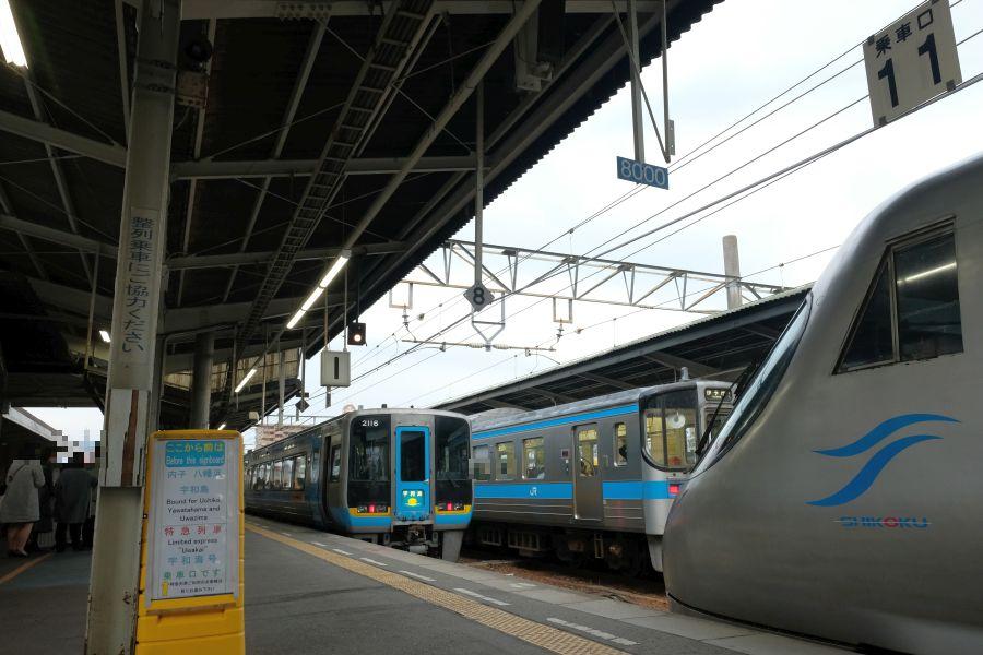 【鉄道部品】特急宇和海 全面幕 額付き 特急「宇和海」に「がんばってます！南予」ロゴ お得きっぷと宿泊