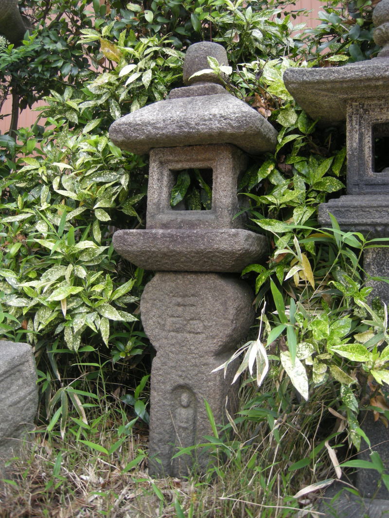 日本庭園（茶庭）庭・本格ガーデニング < 灯篭 | 苔の通販 苔屋