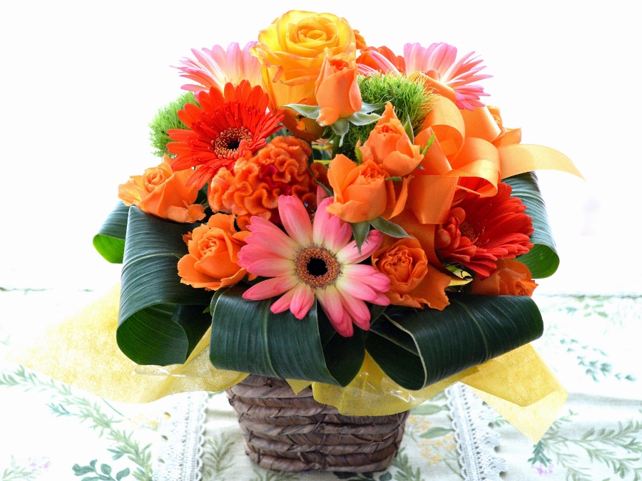 キュートなアレンジメント OrangeSugar (バラとガーベラのフラワー