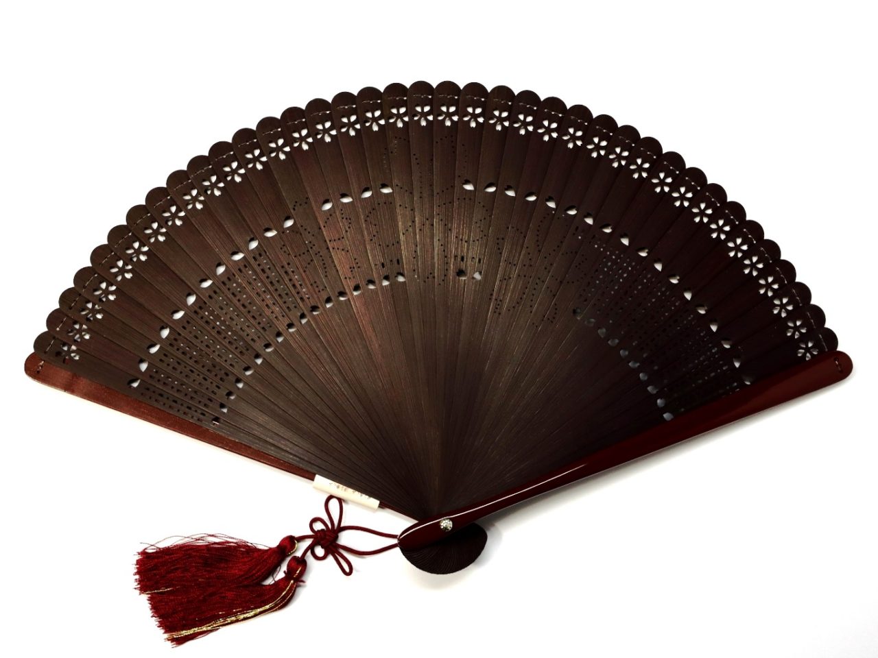 婦人用扇子2020・4種｜総竹桜小花透かし彫り6寸扇子。洋装にもお