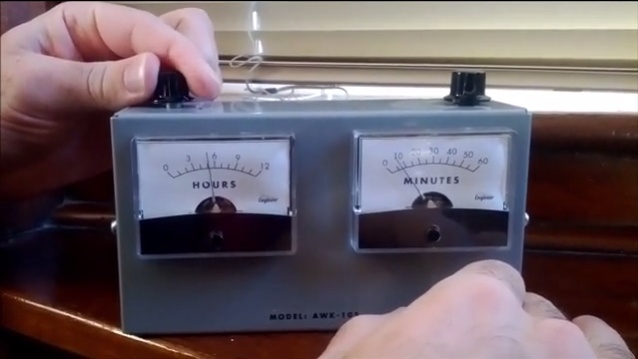 アナログメーターが時計になった! また新たなネタグッズ登場 AWK-105