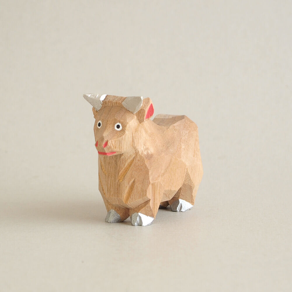 土井志清さんより 2021年の干支「丑」の一刀彫が届きました | お知らせ