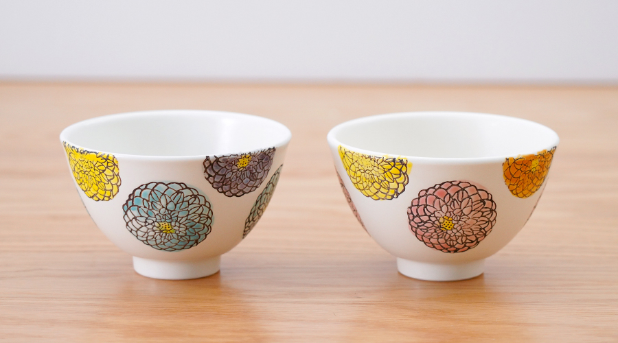 花・花お茶碗（2色）［菊祥陶器］│パステルカラーの花模様が特徴のお