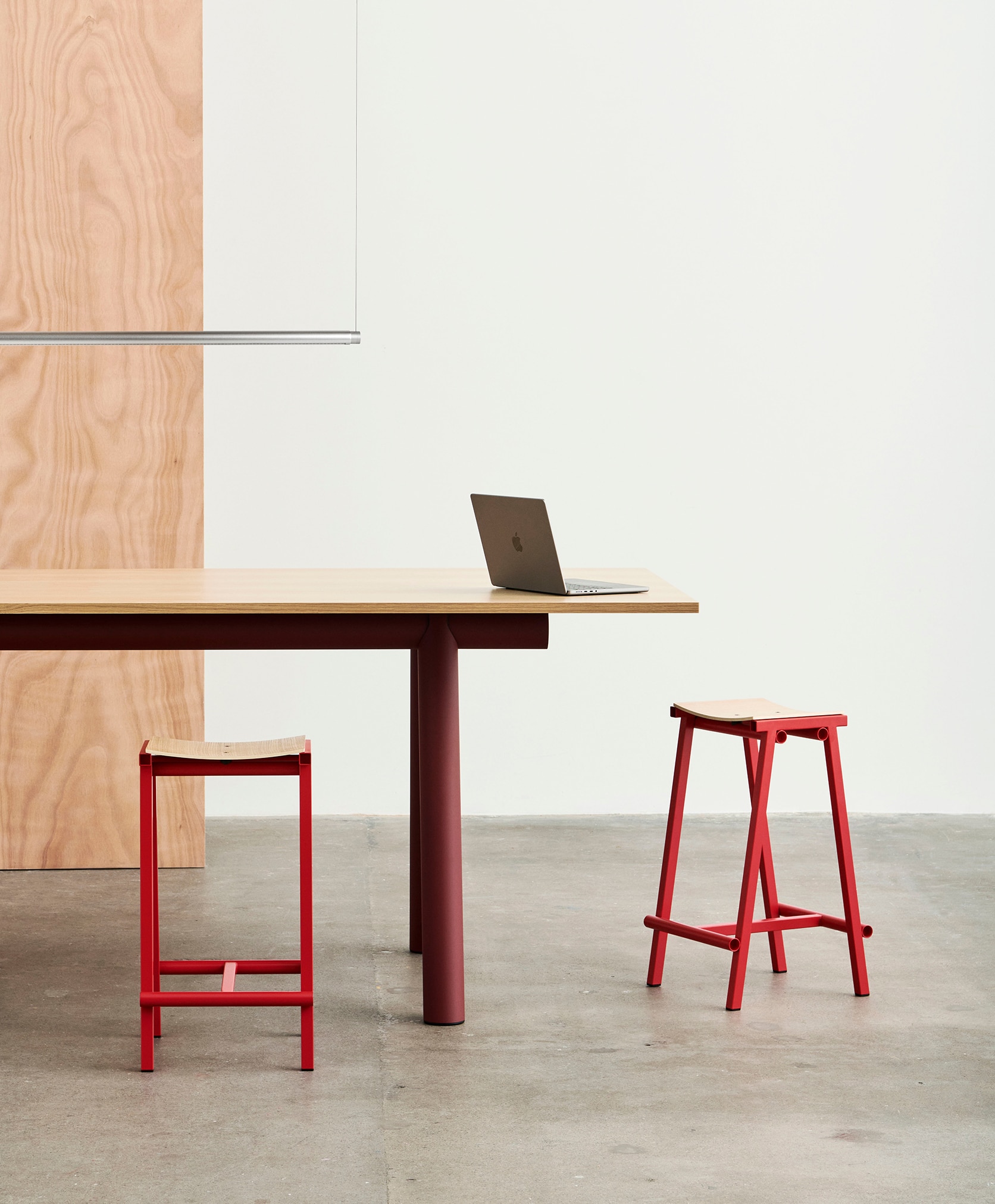 TABURETE 8 BAR STOOL LOW / H66 - スツール | 【公式】HAYオンライン