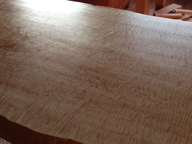 極上杢栃（トチ）無垢一枚板座卓：ダイニングテーブルや手作り家具の