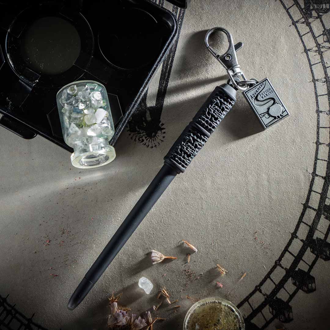 ハリー・ポッター セブルス・スネイプ 光る杖キーホルダー | ハリー