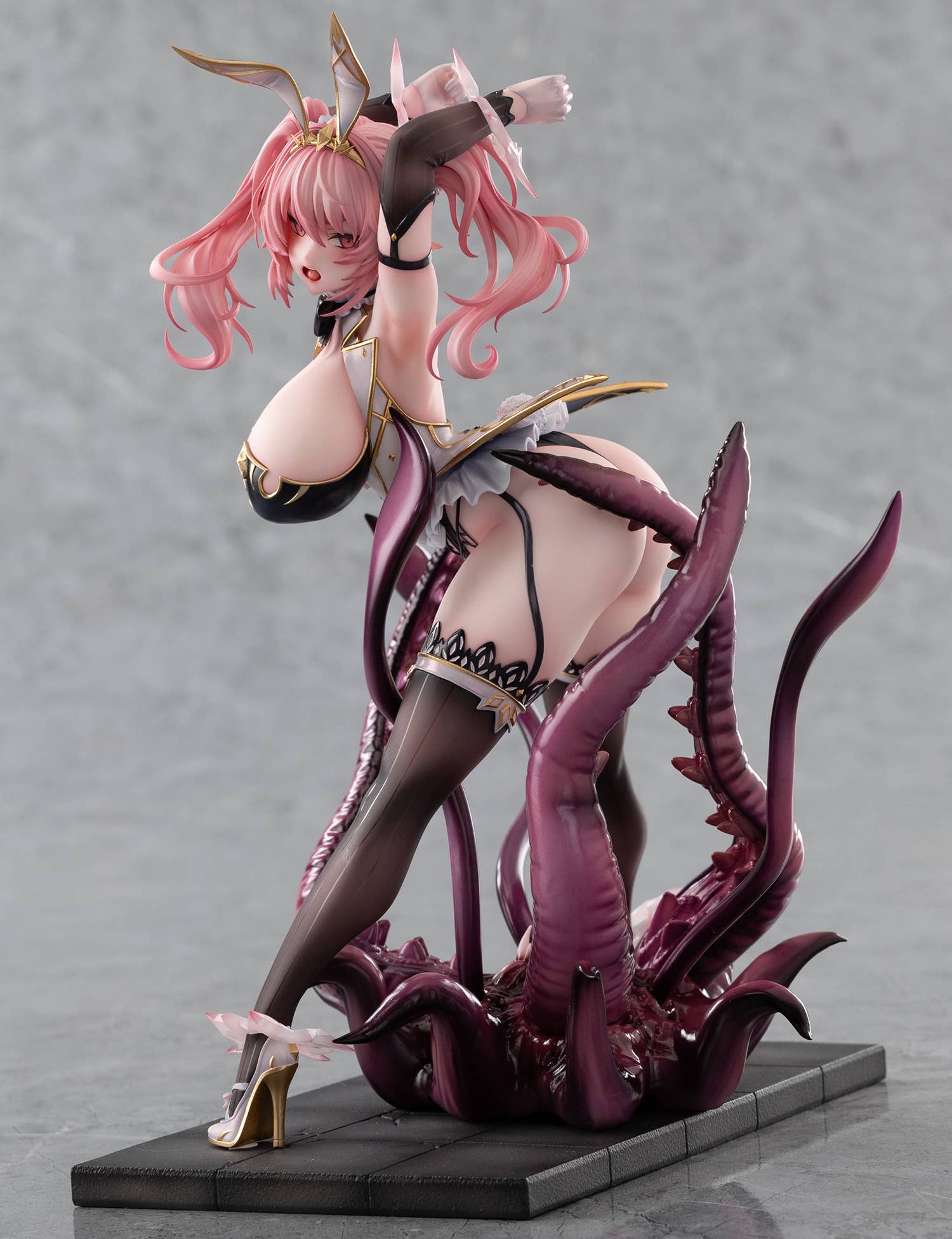 Alice Illustration by Ulrich Deluxe Edition | HLJ.com