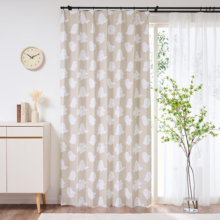 子供部屋に！かわいらしい「おばけ」をデザインした2級遮光カーテン