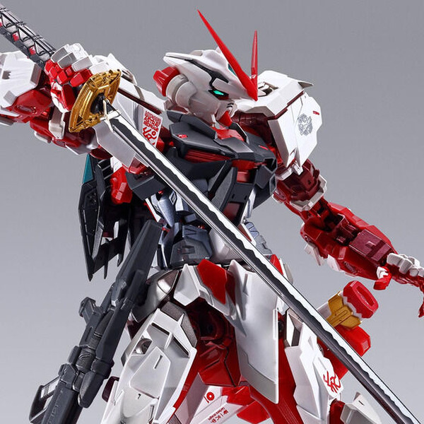 最新仕様の「METAL BUILD ガンダムアストレイ レッドフレーム」が国内