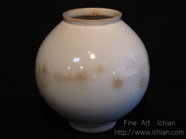 李朝白磁壺 中期17世紀李朝白磁抄選 掲載品27番 :: ichian