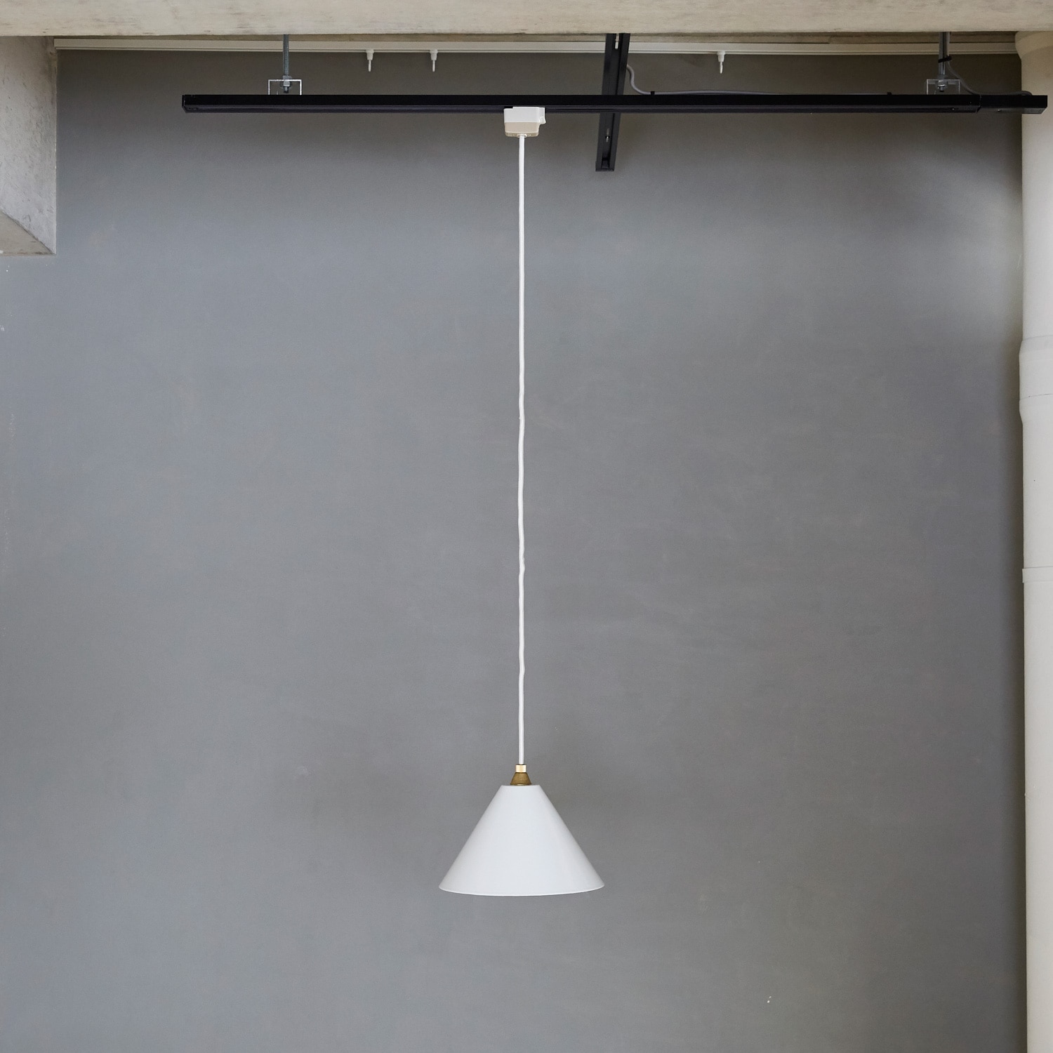 PORCELAIN ENAMELED IRON LAMP White｜ペンダントランプ｜IDEE SHOP Online