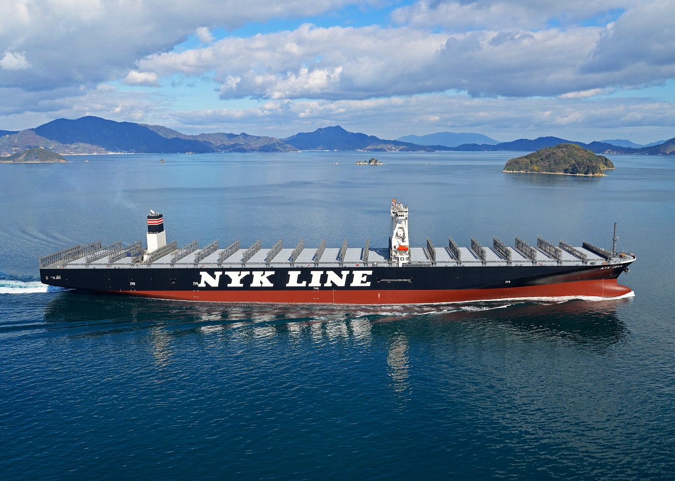 14,000TEU型省エネコンテナ船“NYK SWAN”引渡し - ジャパン マリン