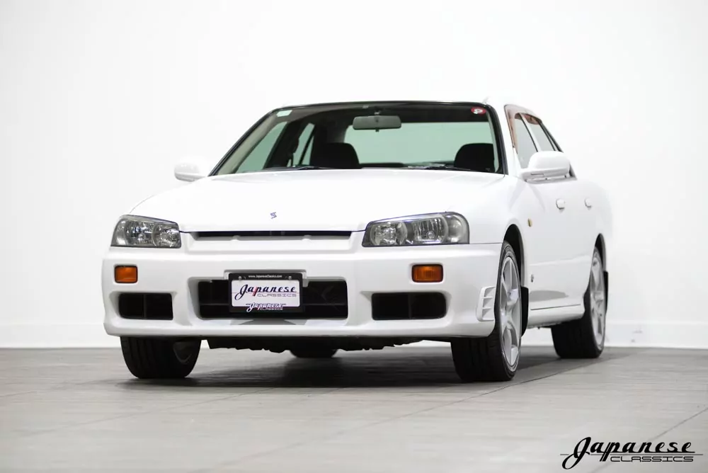 1998 Nissan Skyline 25GT-X – Japanese Classics