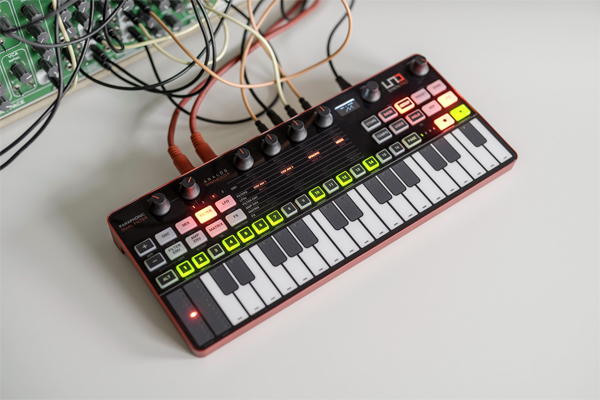 IK MultimediaのアナログシンセサイザーUNO Synth Pro Desktopをご紹介