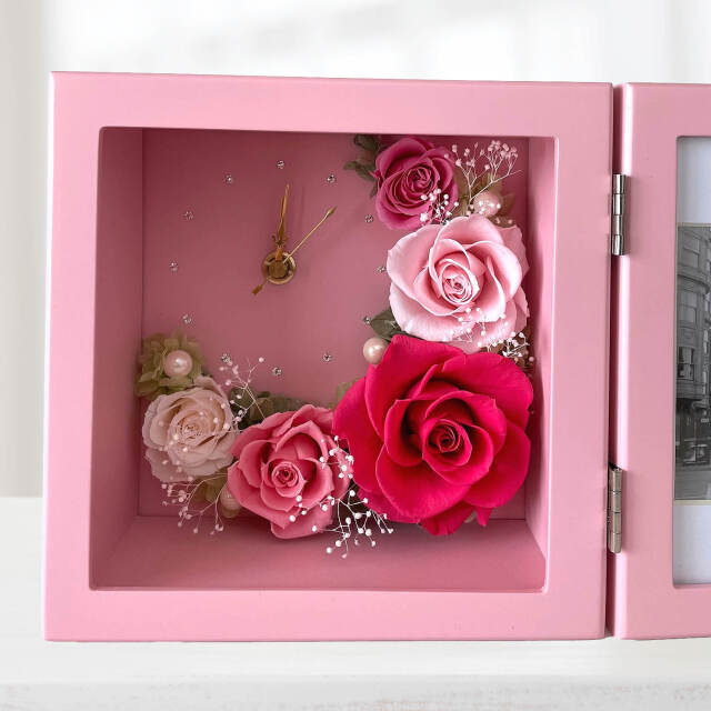 プリザーブドフラワーの時計付き写真立て プリザーブドフラワー専門店