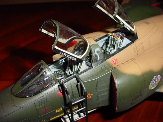 1/32 F-4E 