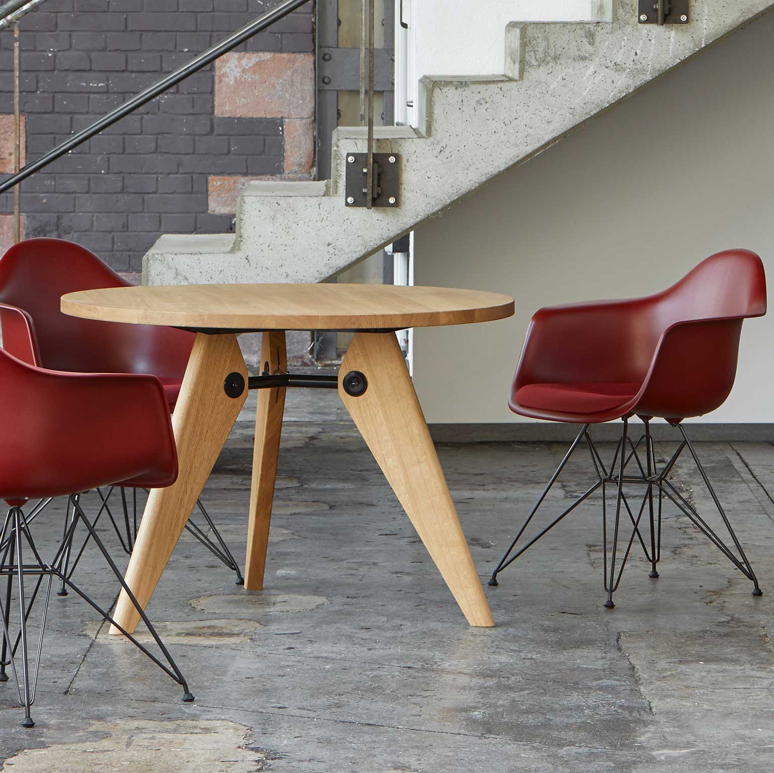 Vitra（ヴィトラ）Gueridon ラウンドテーブル | LIVING MOTIF｜家具