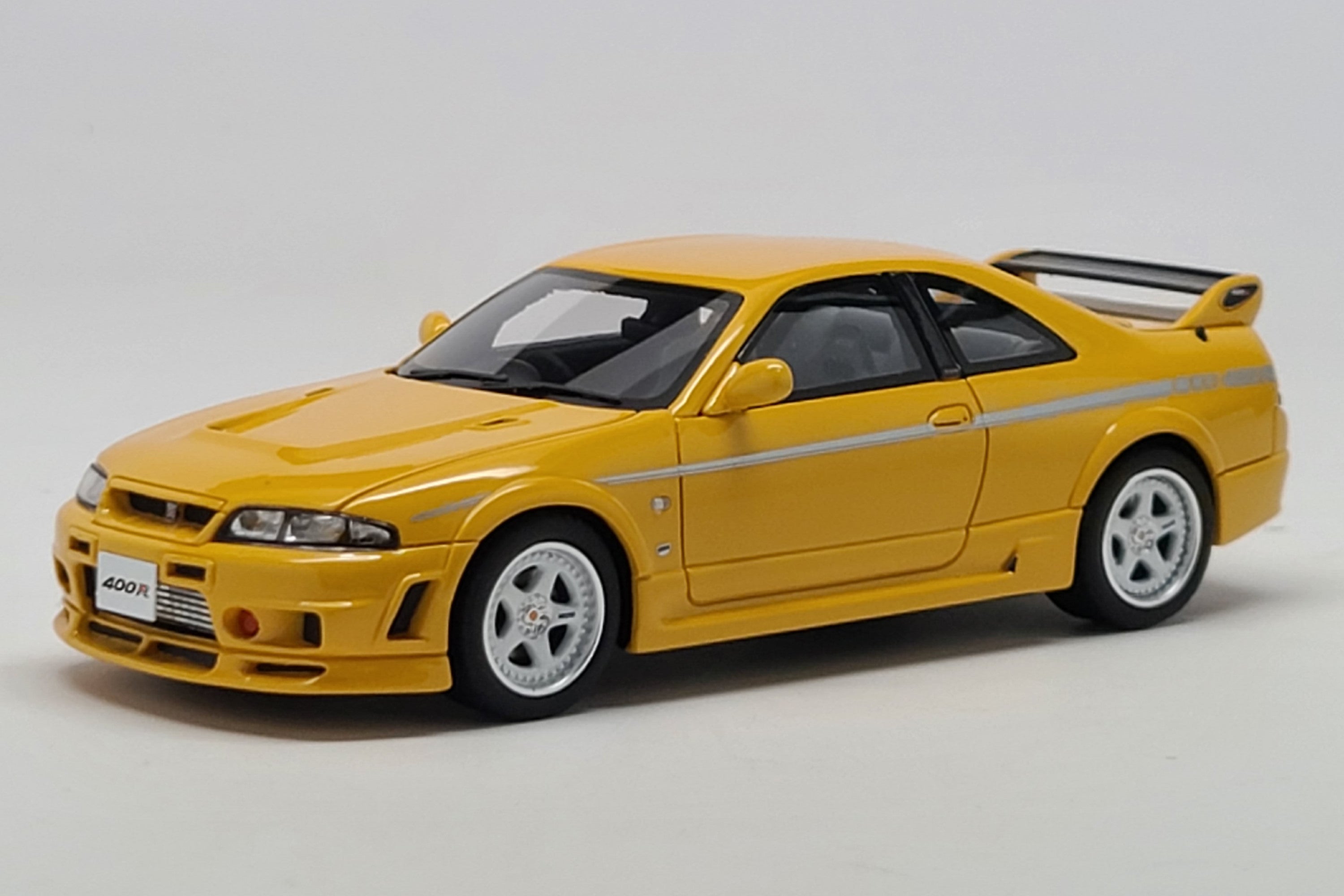 NISMO 400R | 1:43 Scale Model Car | Kyosho – Model Citizen Diecast