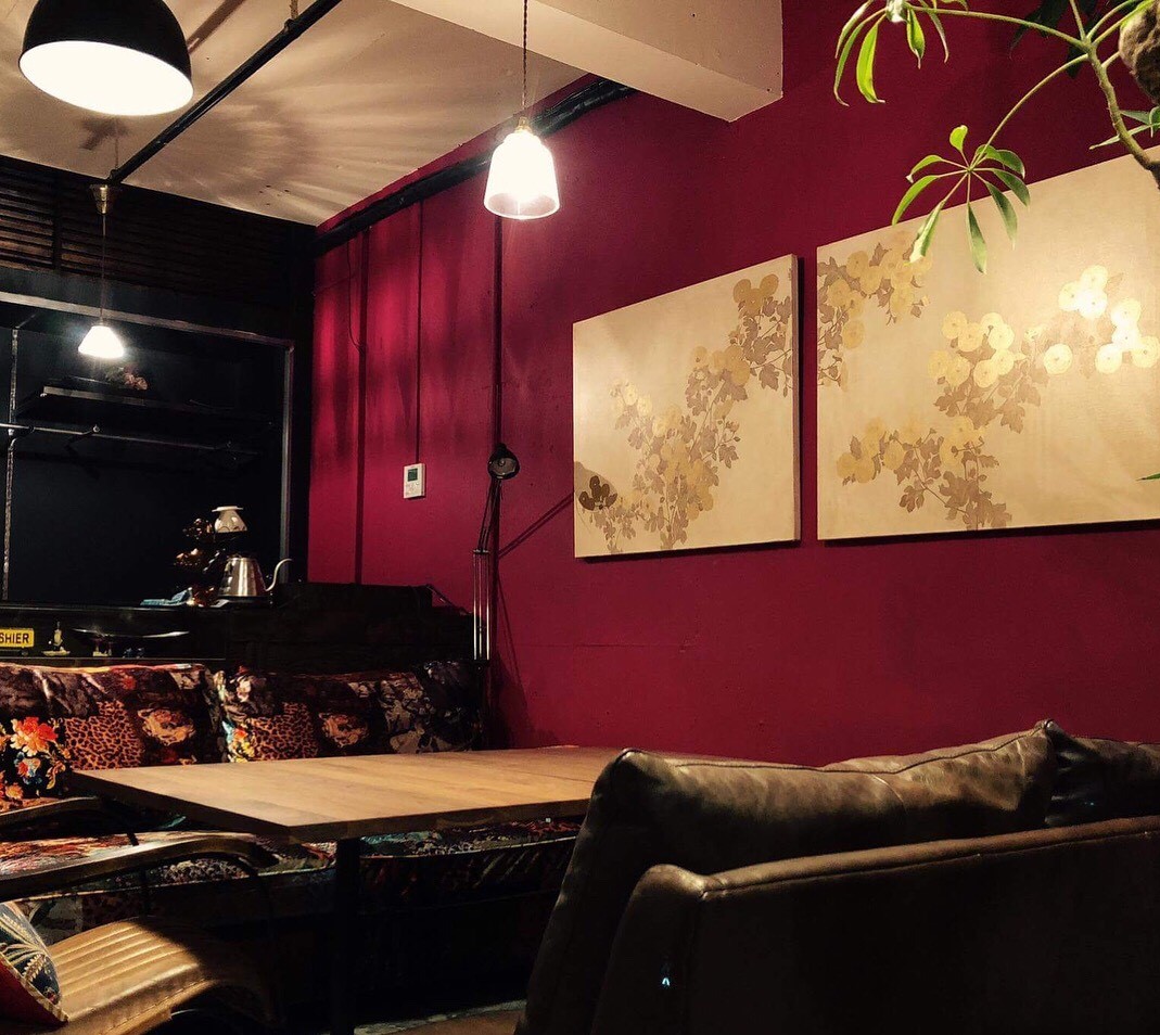 リビングに飾るホテルライクなアート・絵画