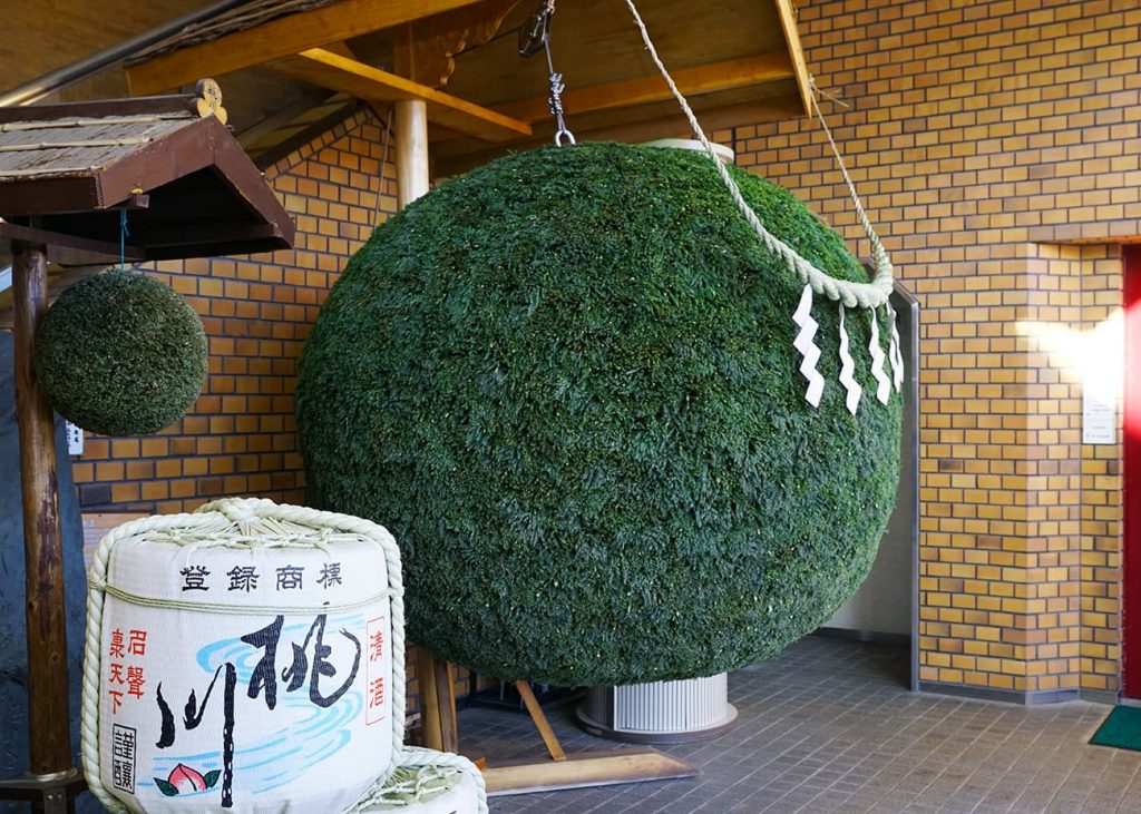 桃川の大杉玉 | 桃川のこだわり | 桃川株式会社