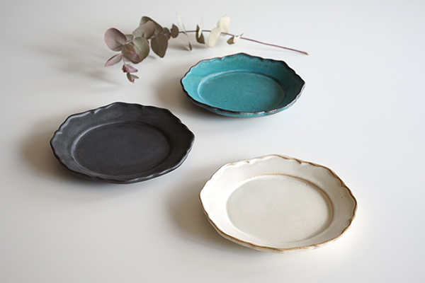 わかさま陶芸 フリル皿 丸 小 ターコイズ｜和食器の通販 monsen