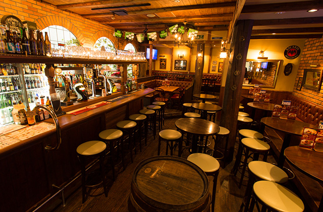 天神でテラスで貸切パーティー|ブリティッシュパブモーリス「レッド