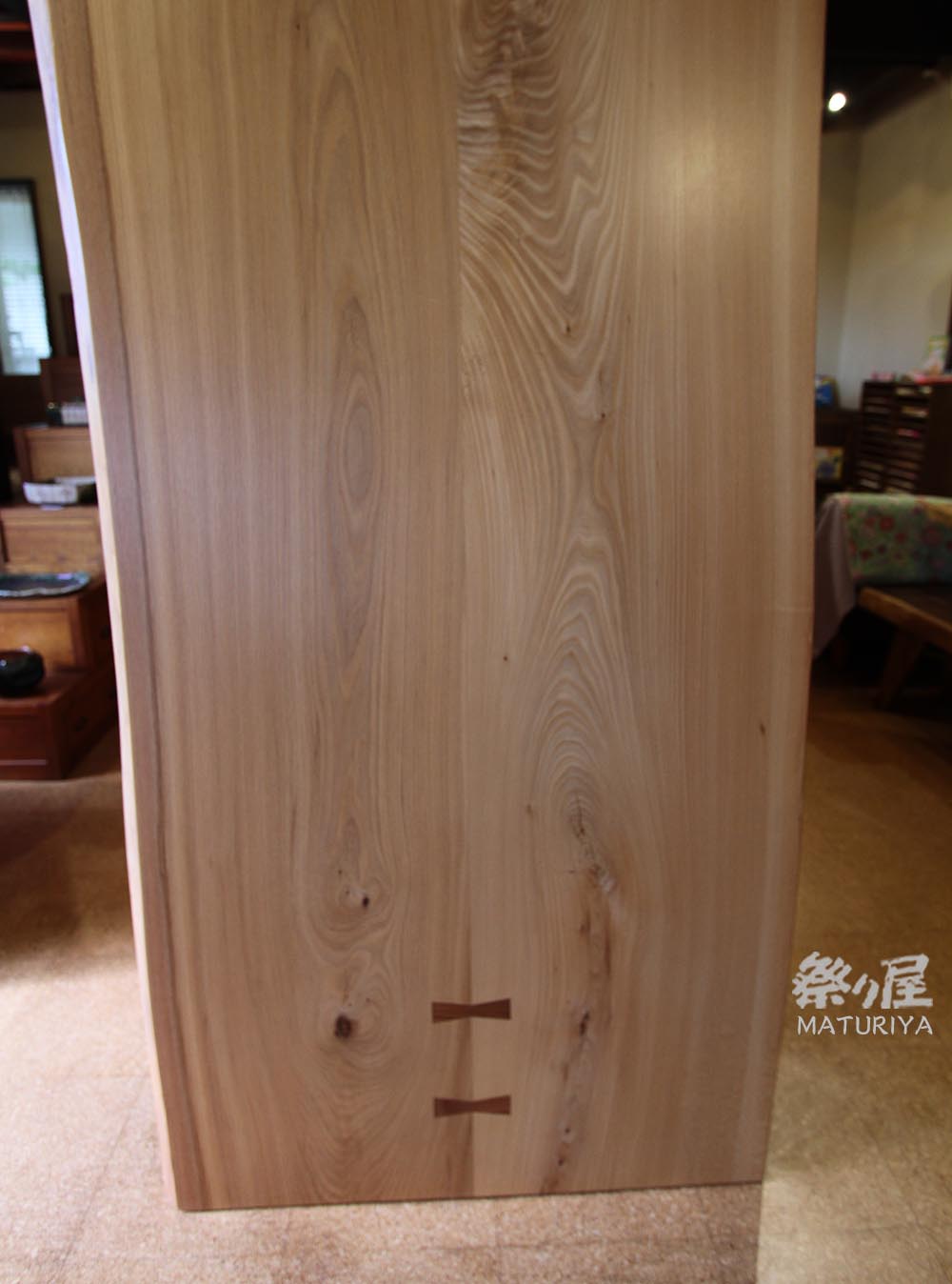 神奈川県 海老名店展示 一枚板 欅（けやき ケヤキ）材 テーブル天板