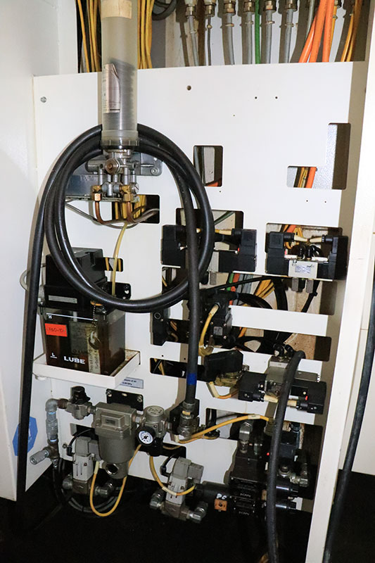 22.05'' X Axis 24.8'' Y Axis Mazak NEXUS 4000 II HORZ MACHINING