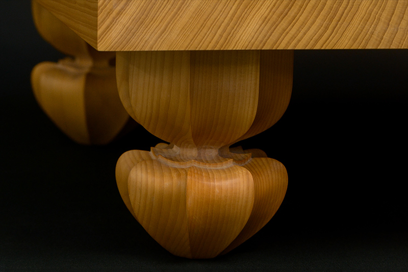 本榧足付碁盤 5寸3分（天地柾） ga50048 | 前川榧碁盤店