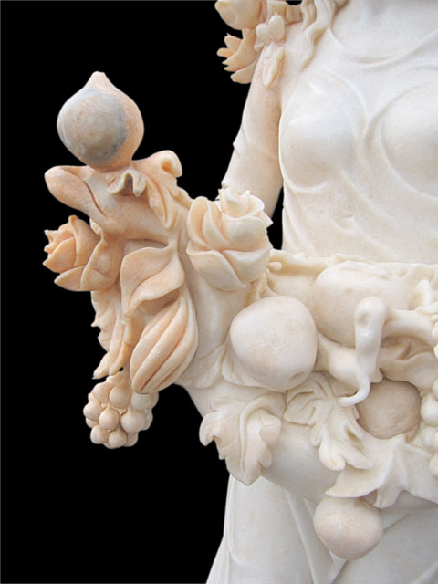 天然大理石彫刻（石像）のヴィーナス像（乙女像）を販売するページです。