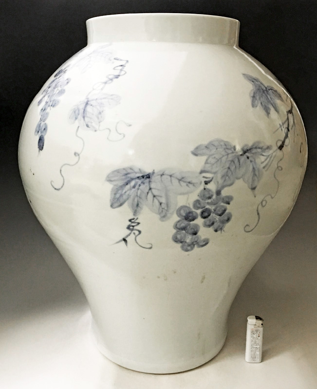 李朝 青花葡萄文白磁大壺 高さ約52cm 韓国 朝鮮 陶磁器 希少