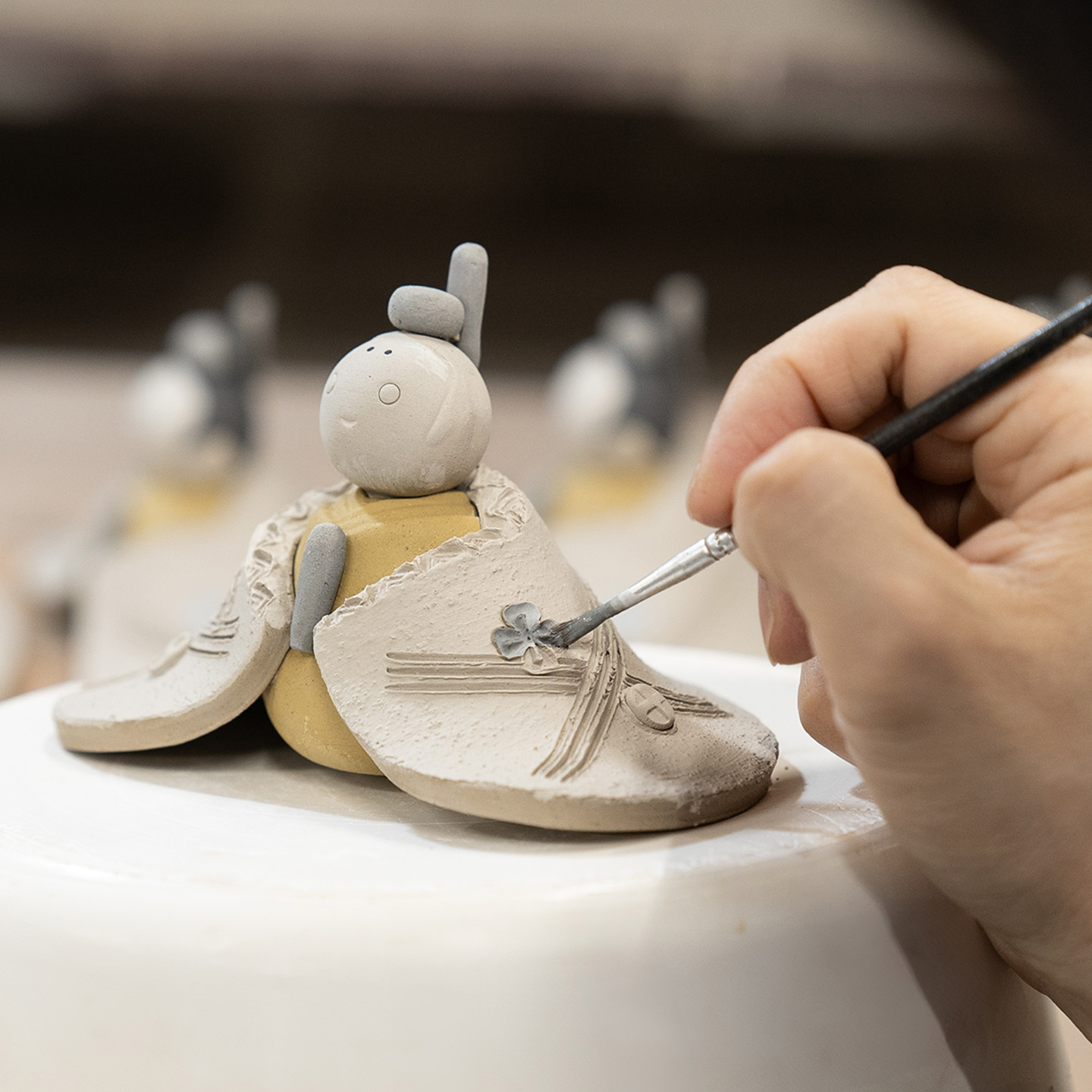 春を待つ、雛人形づくり | 信楽焼 明山
